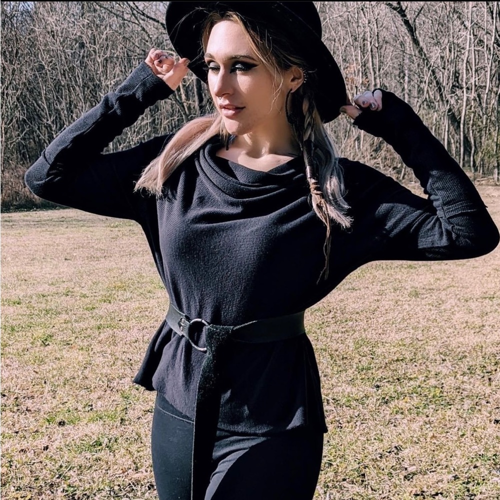 HagCraft Farm Jet Black Tupelo Crop